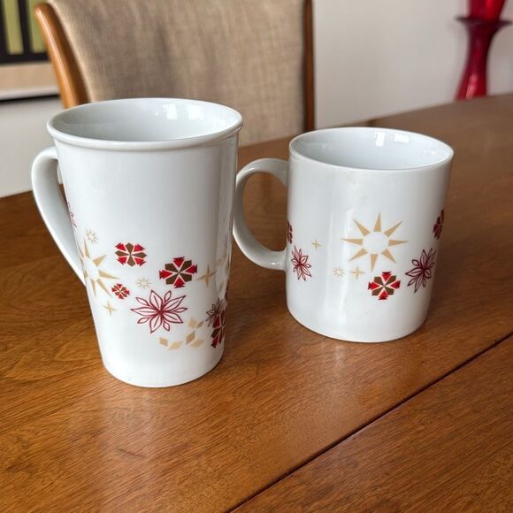Set of 2 Starbucks holiday mugs - Picture 2 of 4